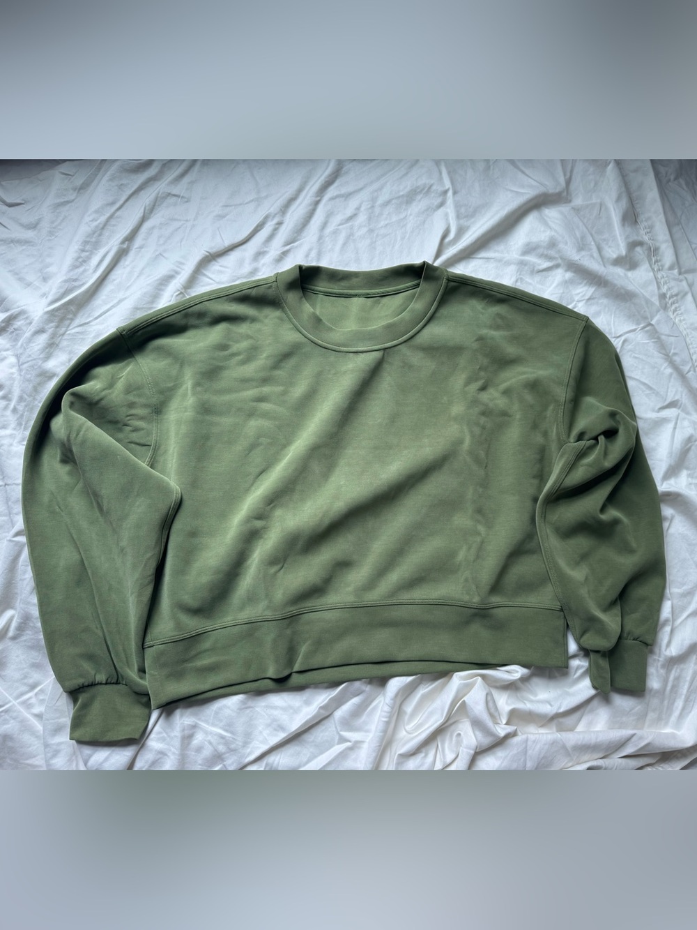 Lululemon Perfectly Oversized Cropped Crew Softstreme in Green Foliage, size 8